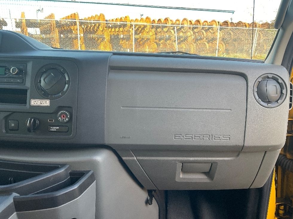 Light Duty Box Truck-Light and Medium Duty Trucks-Ford-2022-E350-Tacoma-WA-91,742\n\t\tmiles-$ 29,750 - Image 21