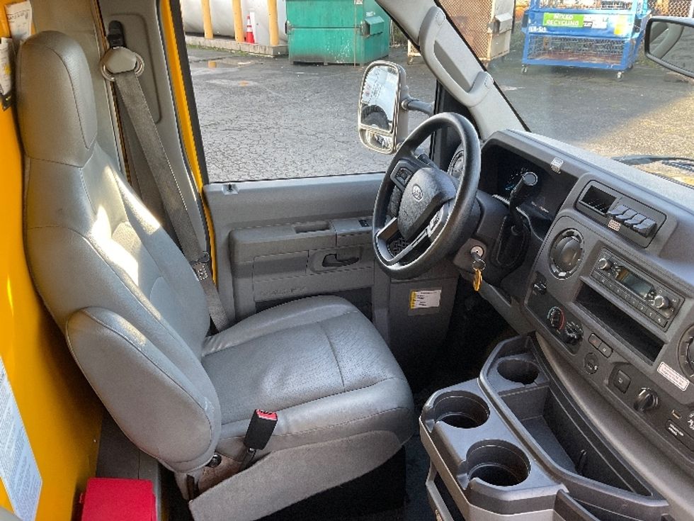 Light Duty Box Truck-Light and Medium Duty Trucks-Ford-2022-E350-Tacoma-WA-91,742\n\t\tmiles-$ 29,750 - Image 22