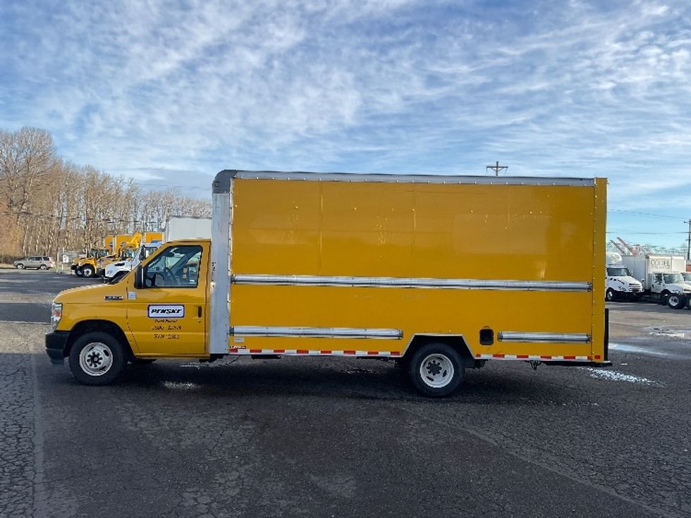Light Duty Box Truck-Light and Medium Duty Trucks-Ford-2022-E350-Tacoma-WA-91,742\n\t\tmiles-$ 29,750 - Image 4