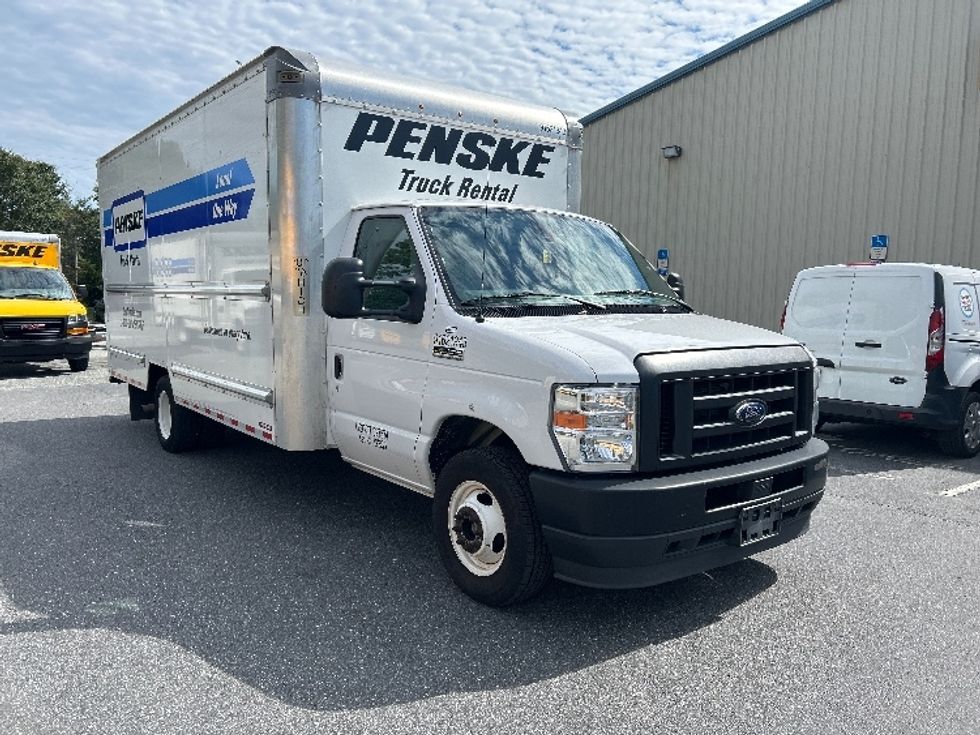 Light Duty Box Truck-Light and Medium Duty Trucks-Ford-2022-E350-Tallahassee-FL-102,137\n\t\tmiles-$ 31,000 - Image 1