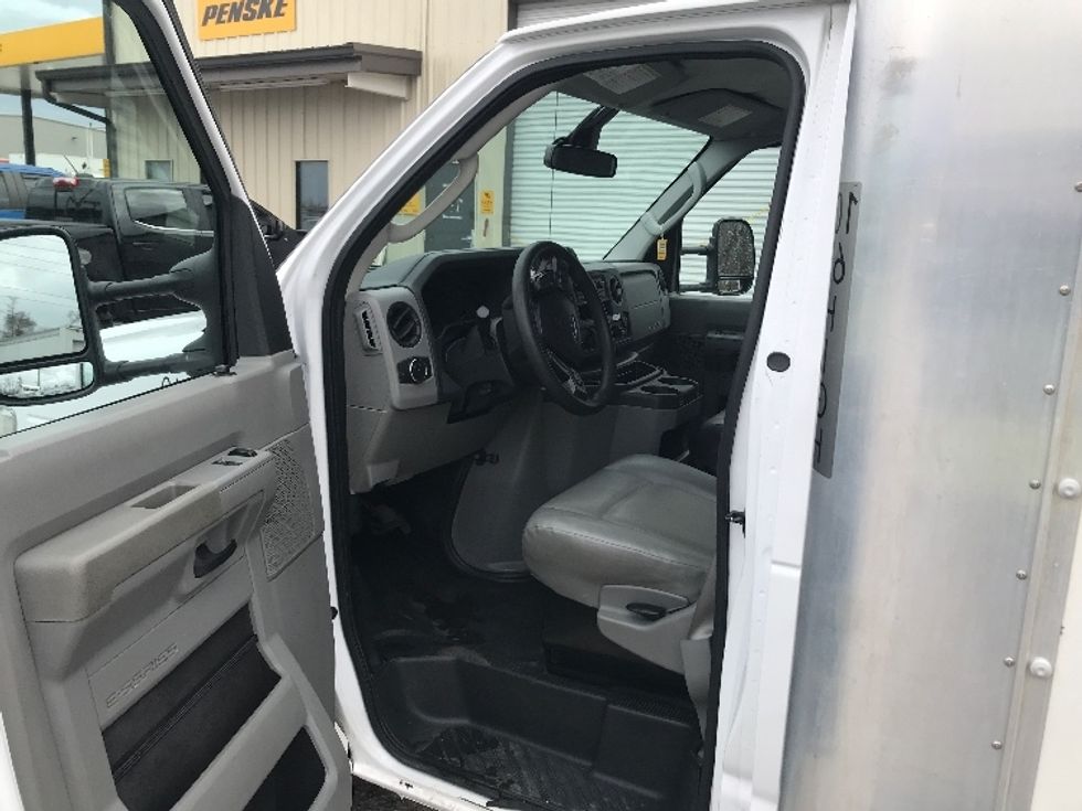 Light Duty Box Truck-Light and Medium Duty Trucks-Ford-2022-E350-Tallahassee-FL-102,137\n\t\tmiles-$ 31,000 - Image 15