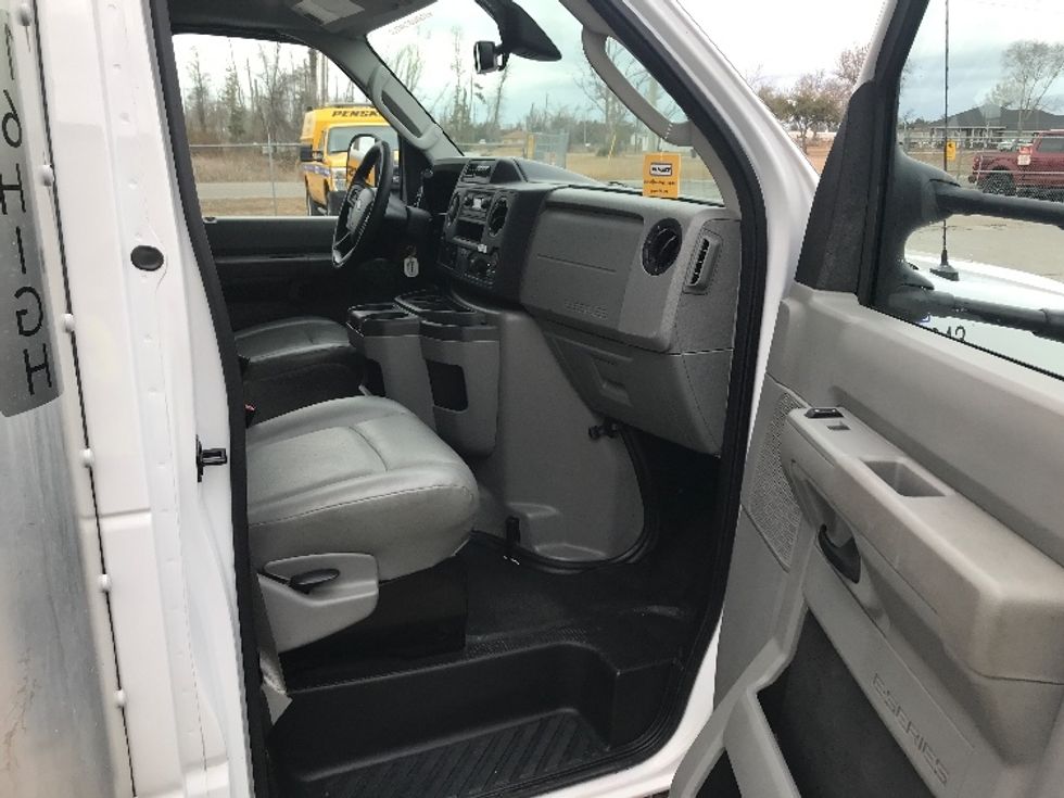 Light Duty Box Truck-Light and Medium Duty Trucks-Ford-2022-E350-Tallahassee-FL-102,137\n\t\tmiles-$ 31,000 - Image 19