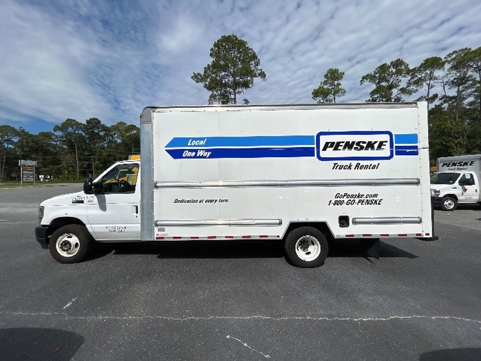 Light Duty Box Truck-Light and Medium Duty Trucks-Ford-2022-E350-Tallahassee-FL-102,137\n\t\tmiles-$ 31,000 - Image 4