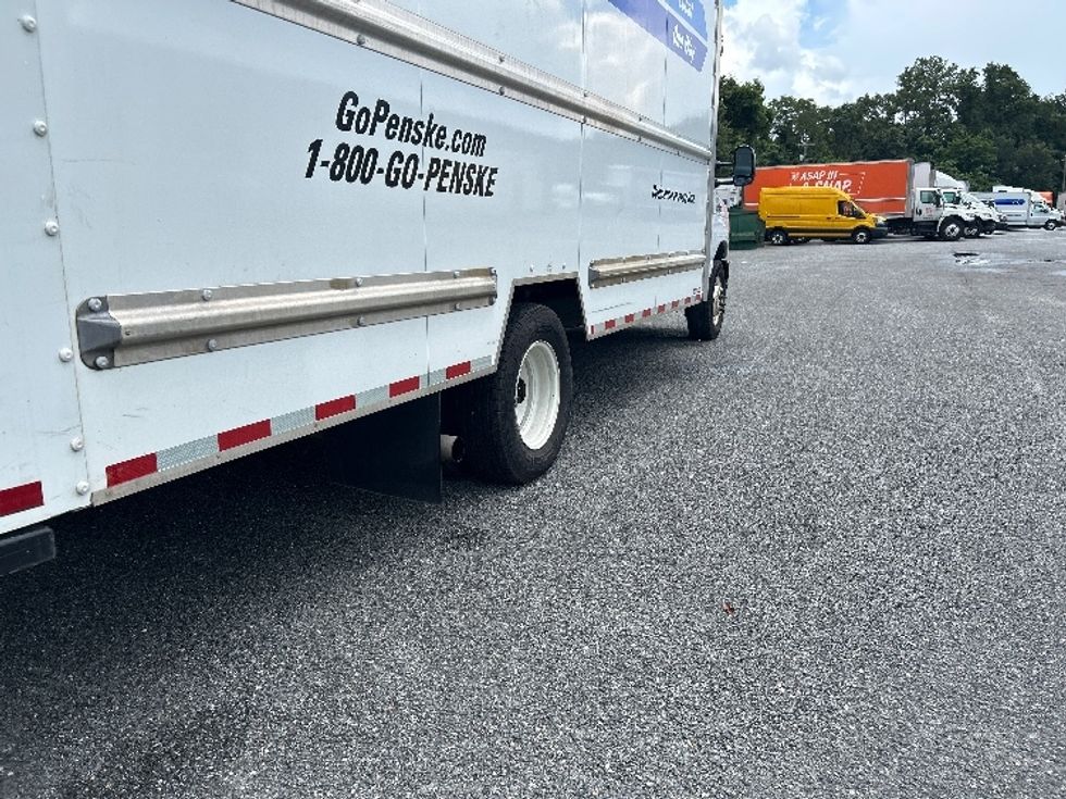 Light Duty Box Truck-Light and Medium Duty Trucks-Ford-2022-E350-Tallahassee-FL-95,308\n\t\tmiles-$ 32,250 - Image 13