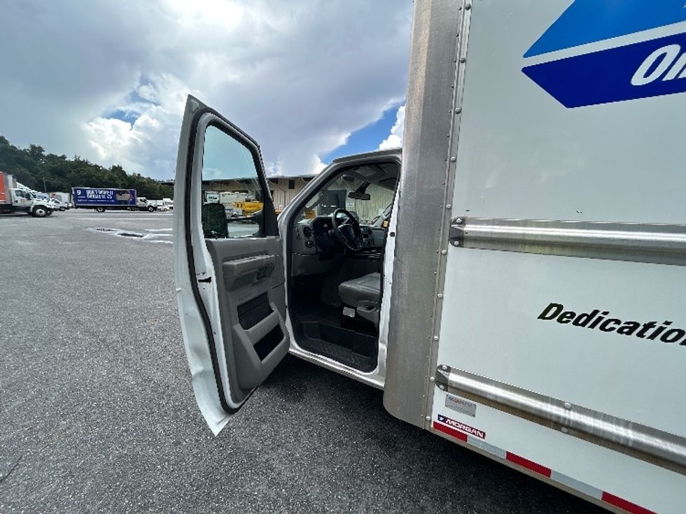 Light Duty Box Truck-Light and Medium Duty Trucks-Ford-2022-E350-Tallahassee-FL-95,308\n\t\tmiles-$ 32,250 - Image 15