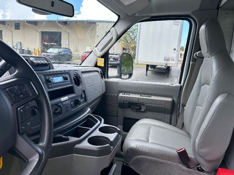 Light Duty Box Truck-Light and Medium Duty Trucks-Ford-2022-E350-Tallahassee-FL-95,308\n\t\tmiles-$ 32,250 - Image 18