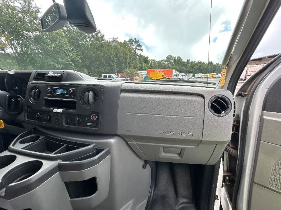 Light Duty Box Truck-Light and Medium Duty Trucks-Ford-2022-E350-Tallahassee-FL-95,308\n\t\tmiles-$ 32,250 - Image 20
