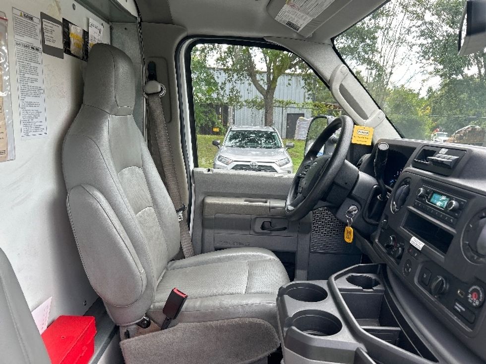 Light Duty Box Truck-Light and Medium Duty Trucks-Ford-2022-E350-Tallahassee-FL-95,308\n\t\tmiles-$ 32,250 - Image 21