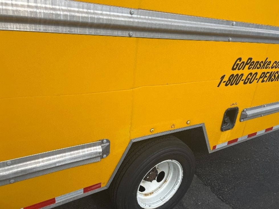 Light Duty Box Truck-Light and Medium Duty Trucks-Ford-2022-E350-Tampa-FL-101,058\n\t\tmiles-$ 29,000 - Image 24