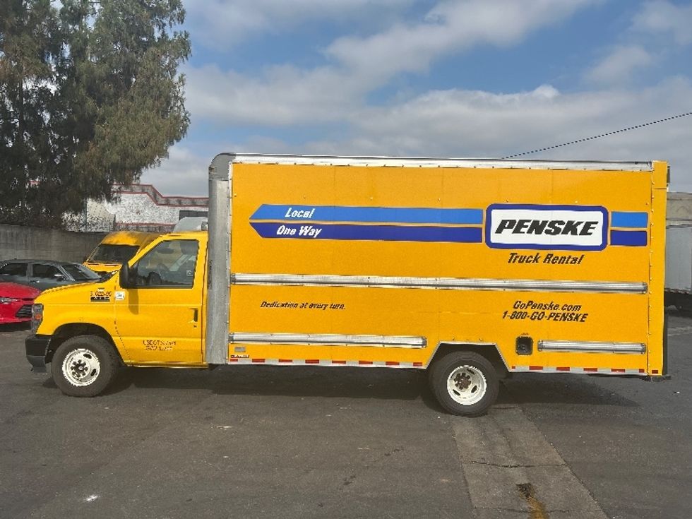 Light Duty Box Truck-Light and Medium Duty Trucks-Ford-2022-E350-Tampa-FL-101,058\n\t\tmiles-$ 29,000 - Image 4