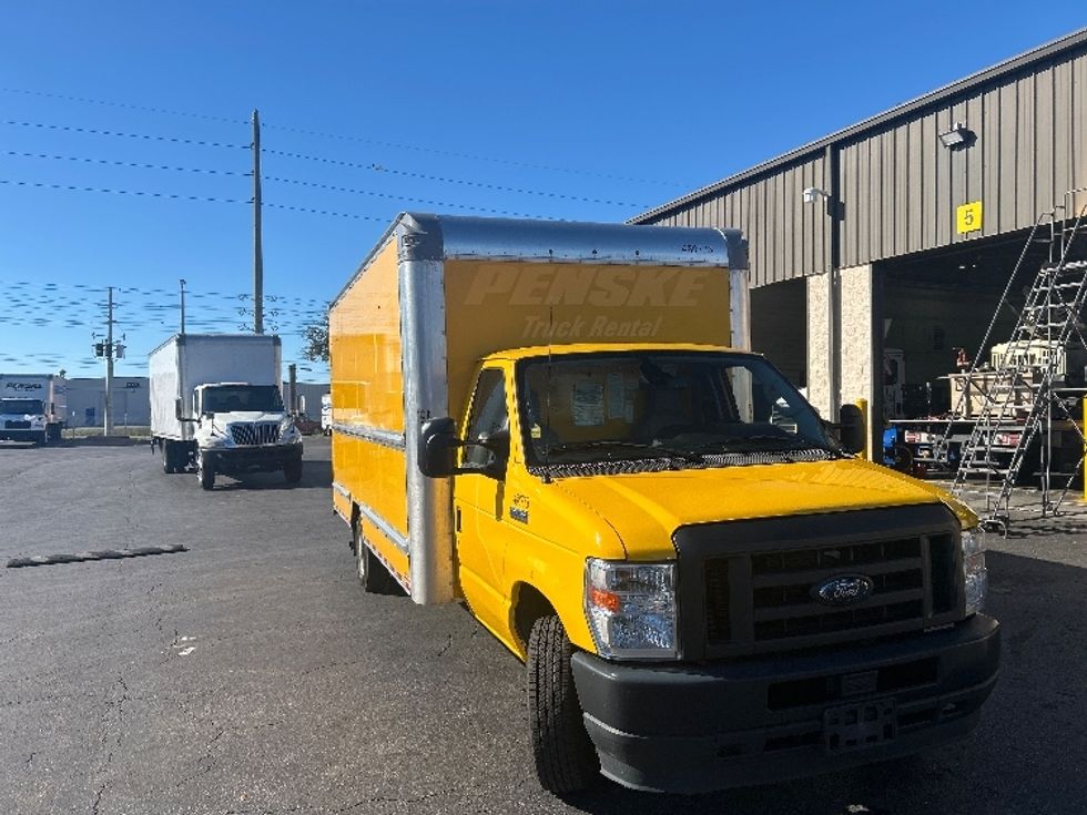 Light Duty Box Truck-Light and Medium Duty Trucks-Ford-2022-E350-Tampa-FL-101,185\n\t\tmiles-$ 29,000 - Image 1