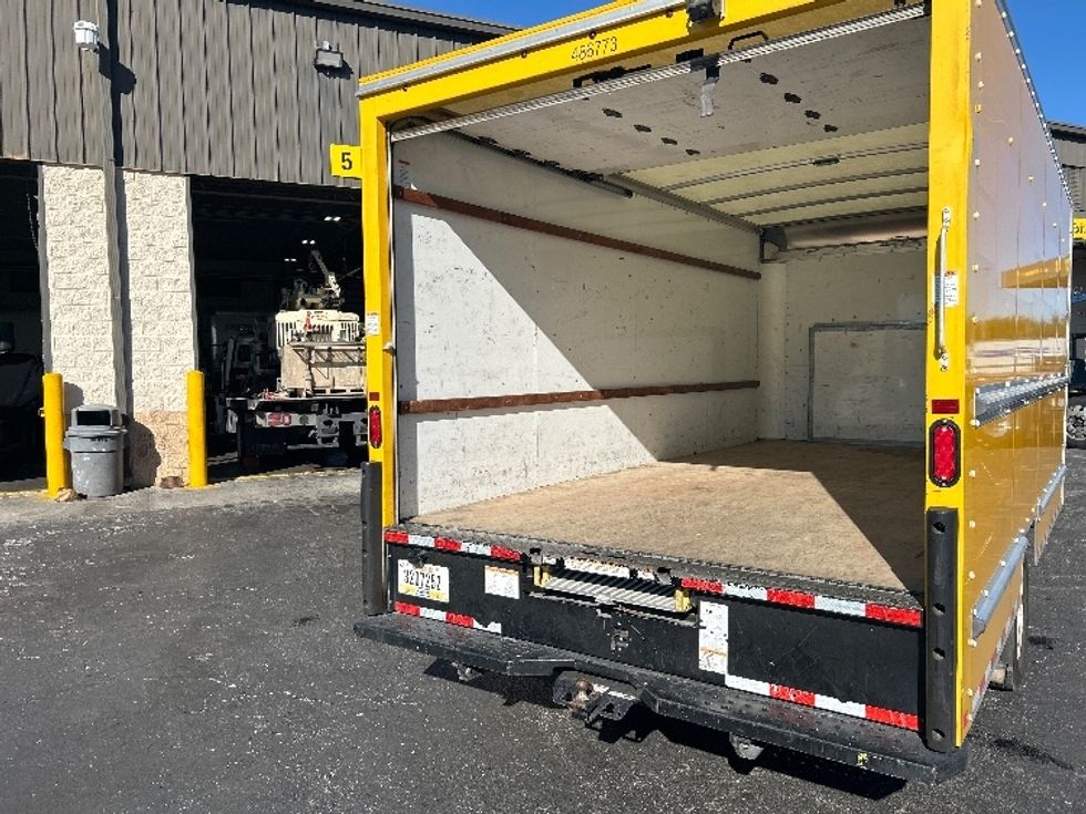 Light Duty Box Truck-Light and Medium Duty Trucks-Ford-2022-E350-Tampa-FL-101,185\n\t\tmiles-$ 29,000 - Image 10