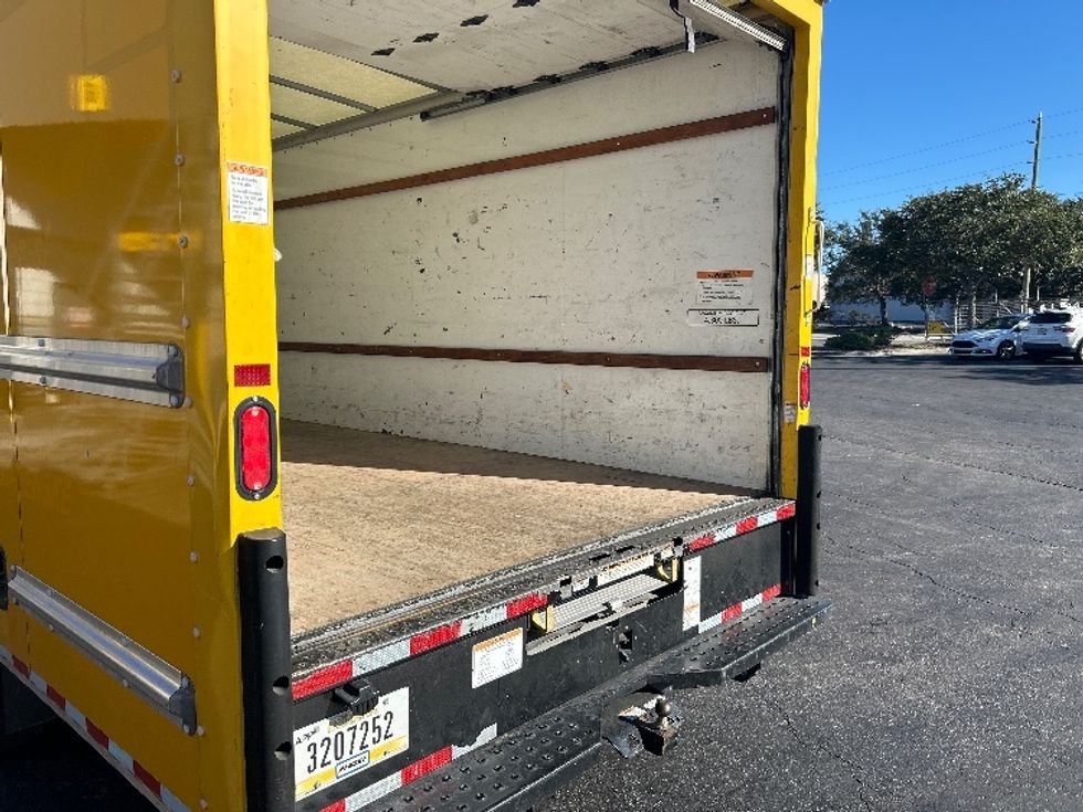 Light Duty Box Truck-Light and Medium Duty Trucks-Ford-2022-E350-Tampa-FL-101,185\n\t\tmiles-$ 29,000 - Image 11