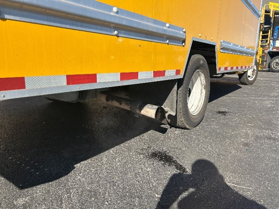 Light Duty Box Truck-Light and Medium Duty Trucks-Ford-2022-E350-Tampa-FL-101,185\n\t\tmiles-$ 29,000 - Image 12