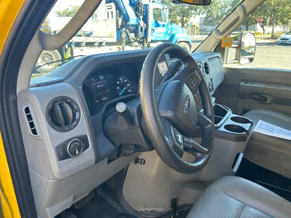 Light Duty Box Truck-Light and Medium Duty Trucks-Ford-2022-E350-Tampa-FL-101,185\n\t\tmiles-$ 29,000 - Image 15