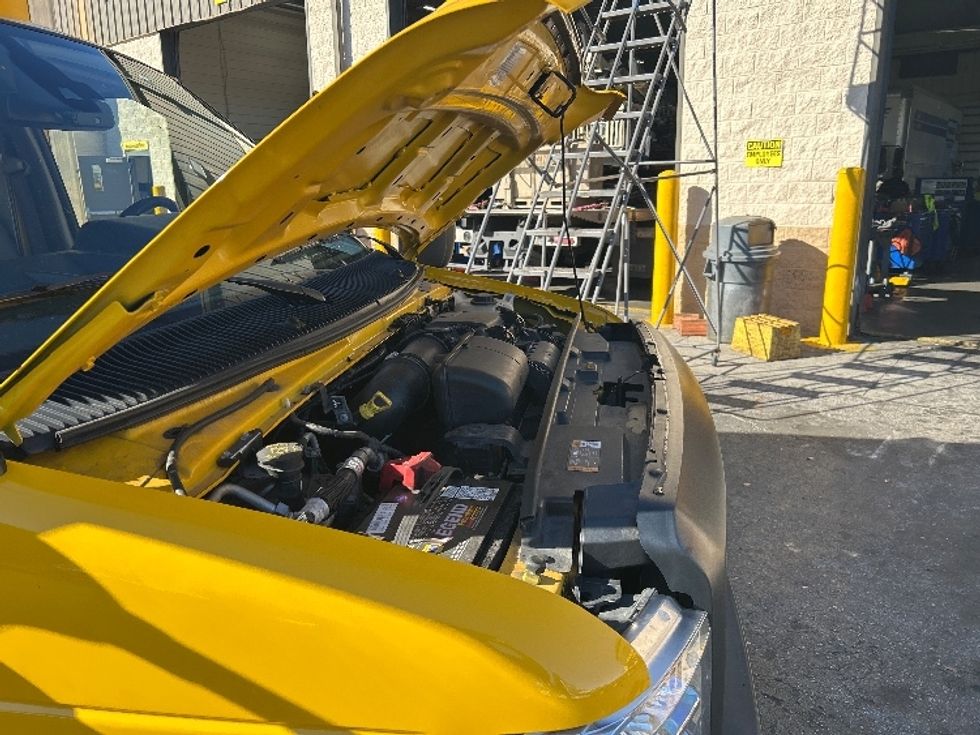 Light Duty Box Truck-Light and Medium Duty Trucks-Ford-2022-E350-Tampa-FL-101,185\n\t\tmiles-$ 29,000 - Image 21