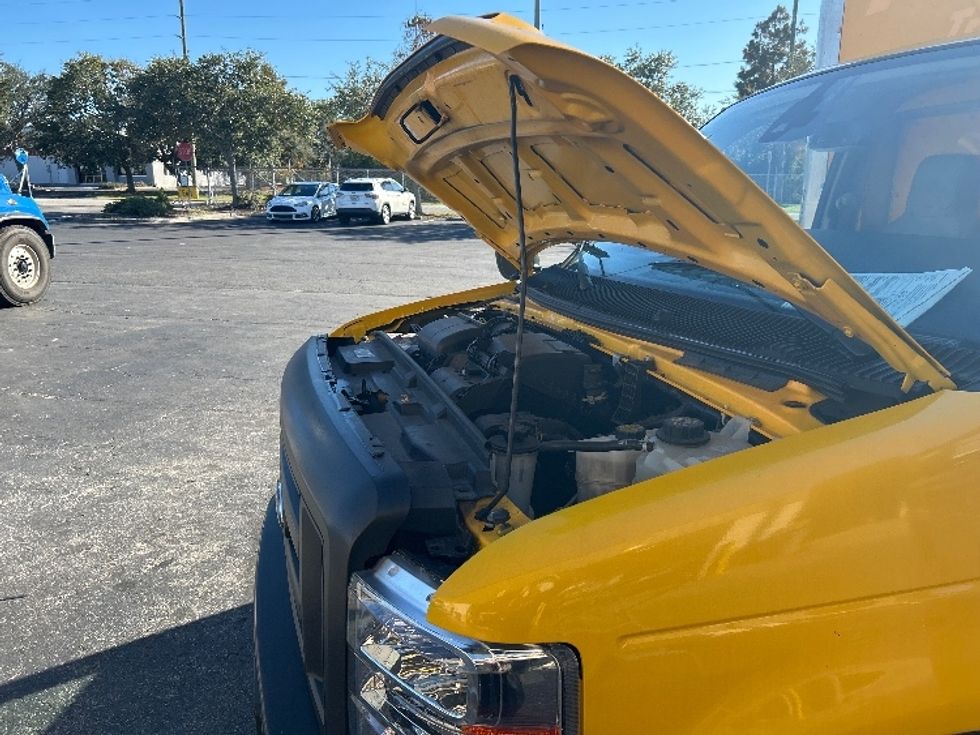 Light Duty Box Truck-Light and Medium Duty Trucks-Ford-2022-E350-Tampa-FL-101,185\n\t\tmiles-$ 29,000 - Image 22