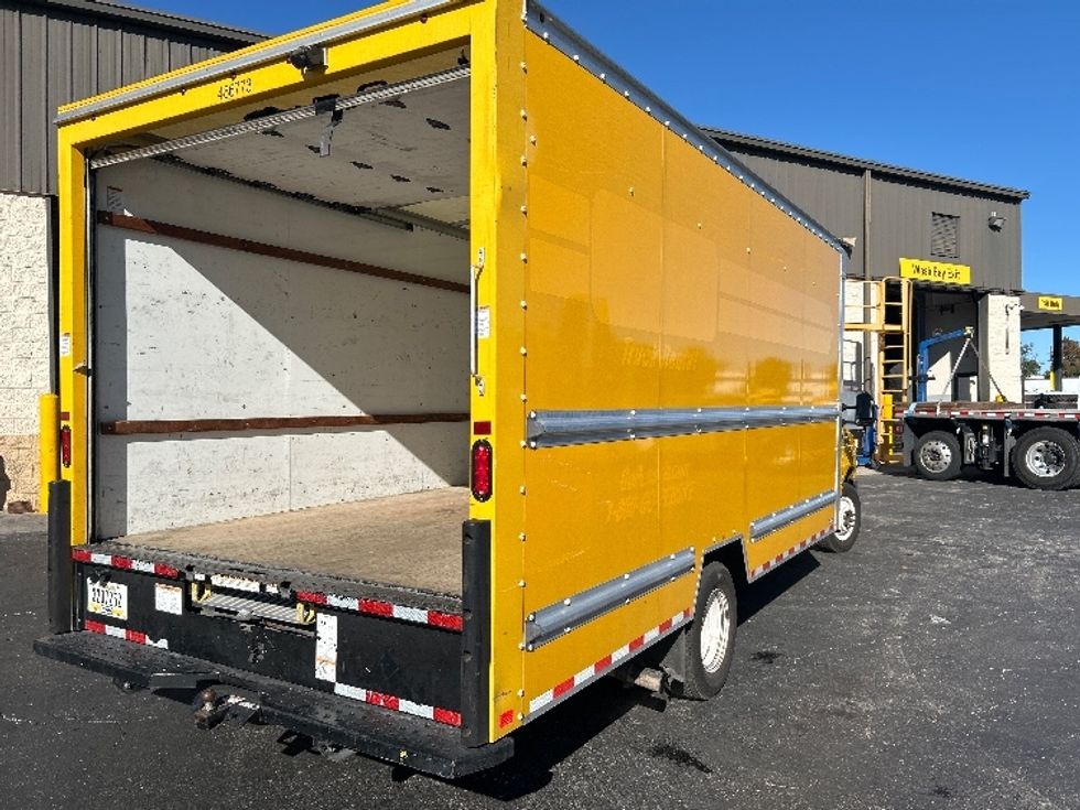 Light Duty Box Truck-Light and Medium Duty Trucks-Ford-2022-E350-Tampa-FL-101,185\n\t\tmiles-$ 29,000 - Image 23