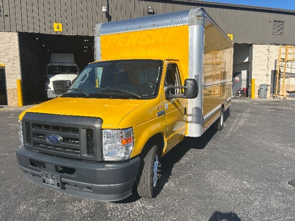Light Duty Box Truck-Light and Medium Duty Trucks-Ford-2022-E350-Tampa-FL-101,185\n\t\tmiles-$ 29,000 - Image 3