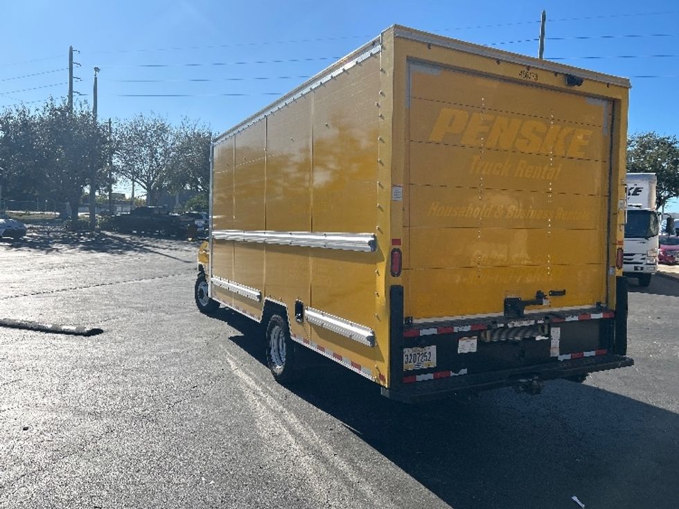 Light Duty Box Truck-Light and Medium Duty Trucks-Ford-2022-E350-Tampa-FL-101,185\n\t\tmiles-$ 29,000 - Image 6