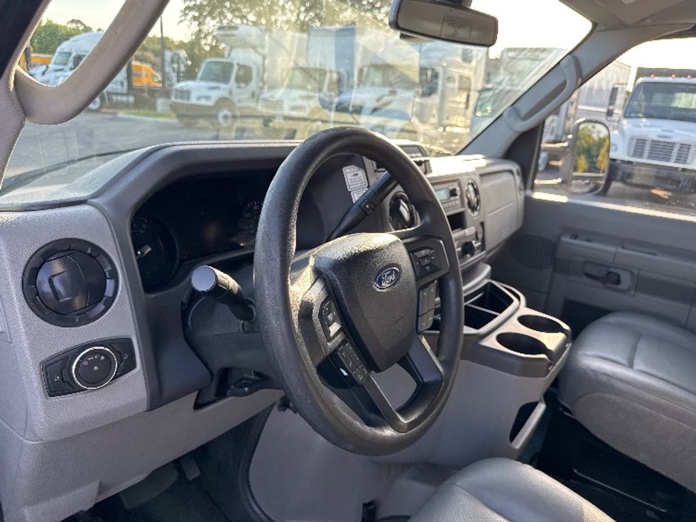 Light Duty Box Truck-Light and Medium Duty Trucks-Ford-2022-E350-Tampa-FL-103,988\n\t\tmiles-$ 30,750 - Image 16