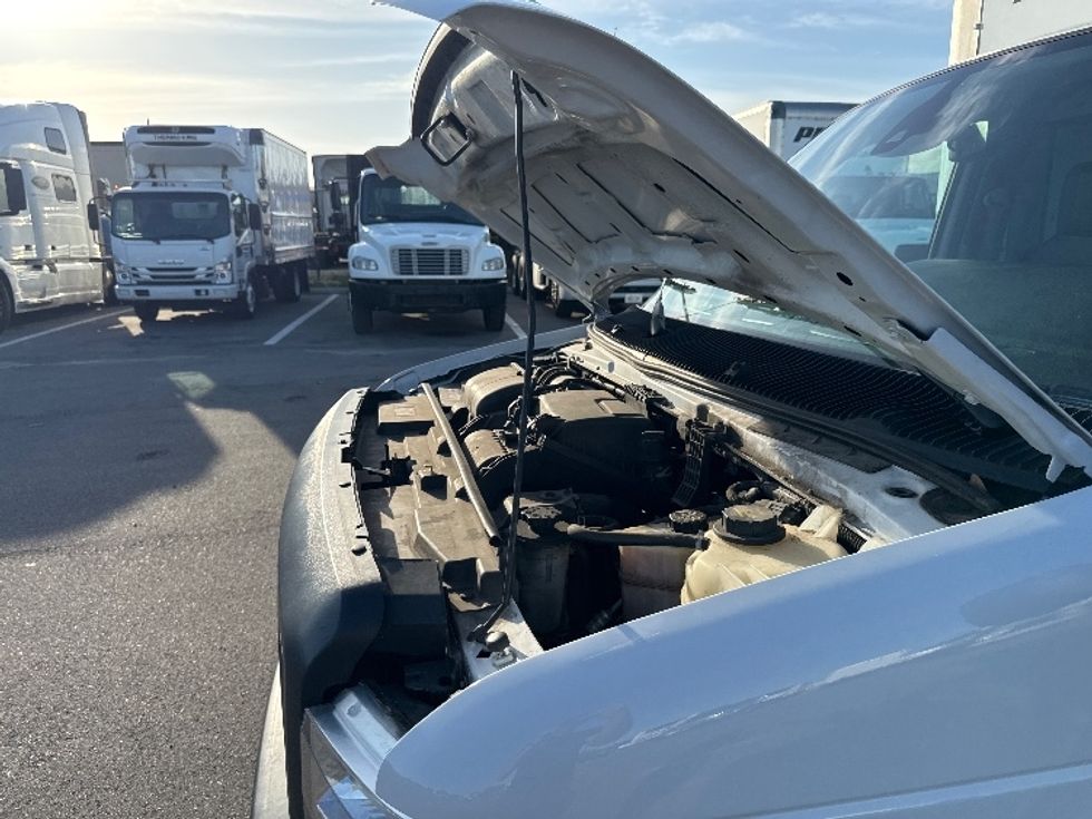 Light Duty Box Truck-Light and Medium Duty Trucks-Ford-2022-E350-Tampa-FL-103,988\n\t\tmiles-$ 30,750 - Image 23