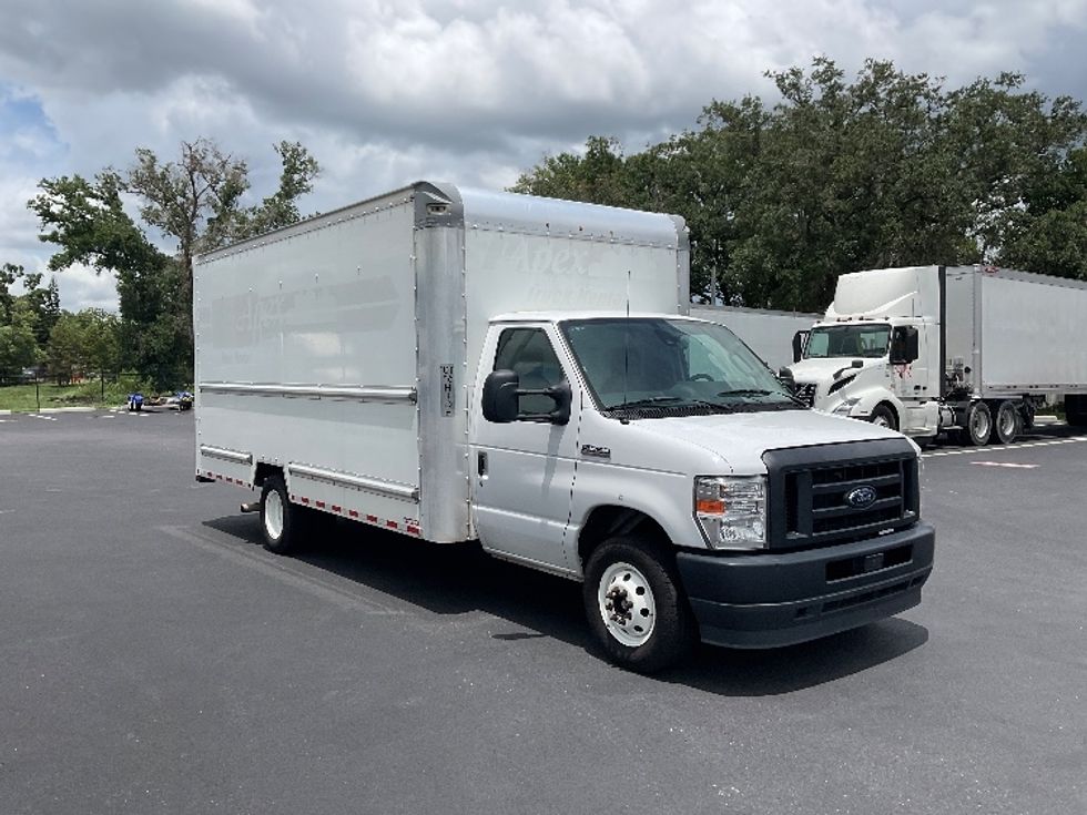 Light Duty Box Truck-Light and Medium Duty Trucks-Ford-2022-E350-Tampa-FL-110,942\n\t\tmiles-$ 28,500 - Image 1
