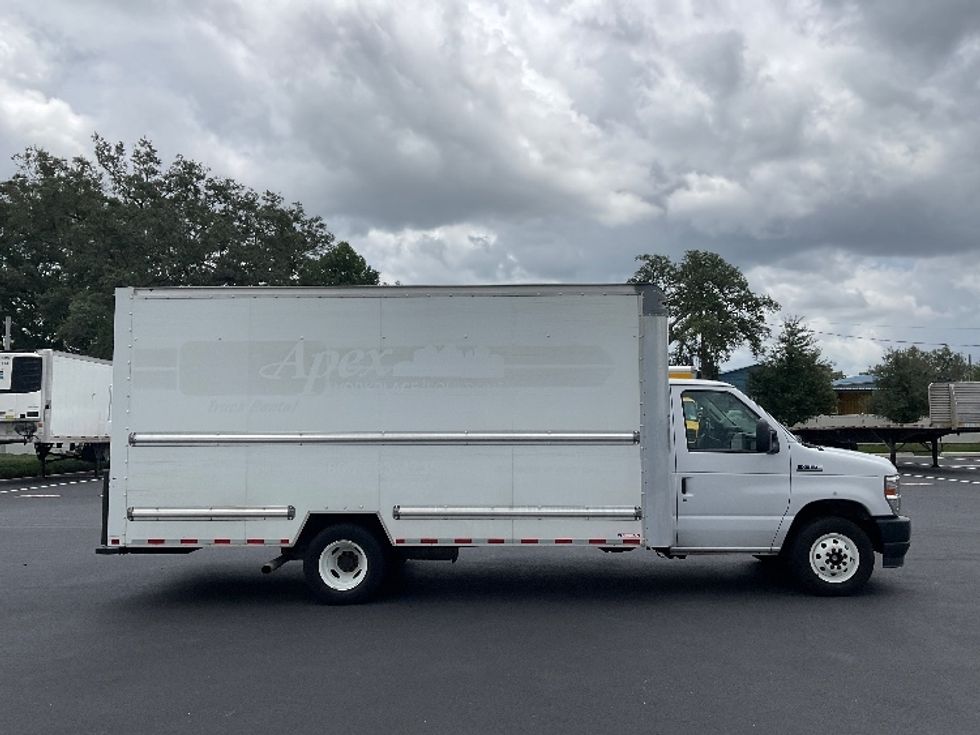 Light Duty Box Truck-Light and Medium Duty Trucks-Ford-2022-E350-Tampa-FL-110,942\n\t\tmiles-$ 28,500 - Image 15