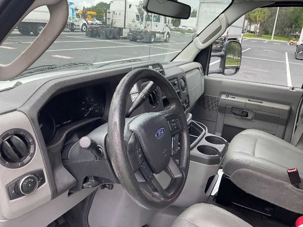 Light Duty Box Truck-Light and Medium Duty Trucks-Ford-2022-E350-Tampa-FL-110,942\n\t\tmiles-$ 28,500 - Image 17