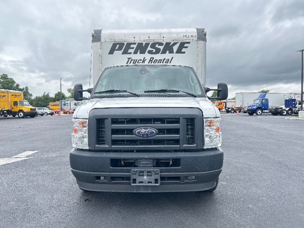Light Duty Box Truck-Light and Medium Duty Trucks-Ford-2022-E350-Tampa-FL-153,498\n\t\tmiles-$ 19,750 - Image 2