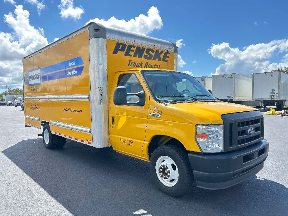 Light Duty Box Truck-Light and Medium Duty Trucks-Ford-2022-E350-Tampa-FL-154,812\n\t\tmiles-$ 18,500 - Image 1