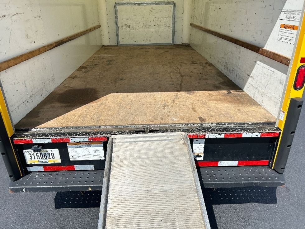 Light Duty Box Truck-Light and Medium Duty Trucks-Ford-2022-E350-Tampa-FL-154,812\n\t\tmiles-$ 18,500 - Image 10