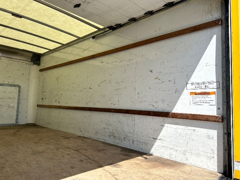 Light Duty Box Truck-Light and Medium Duty Trucks-Ford-2022-E350-Tampa-FL-154,812\n\t\tmiles-$ 18,500 - Image 12