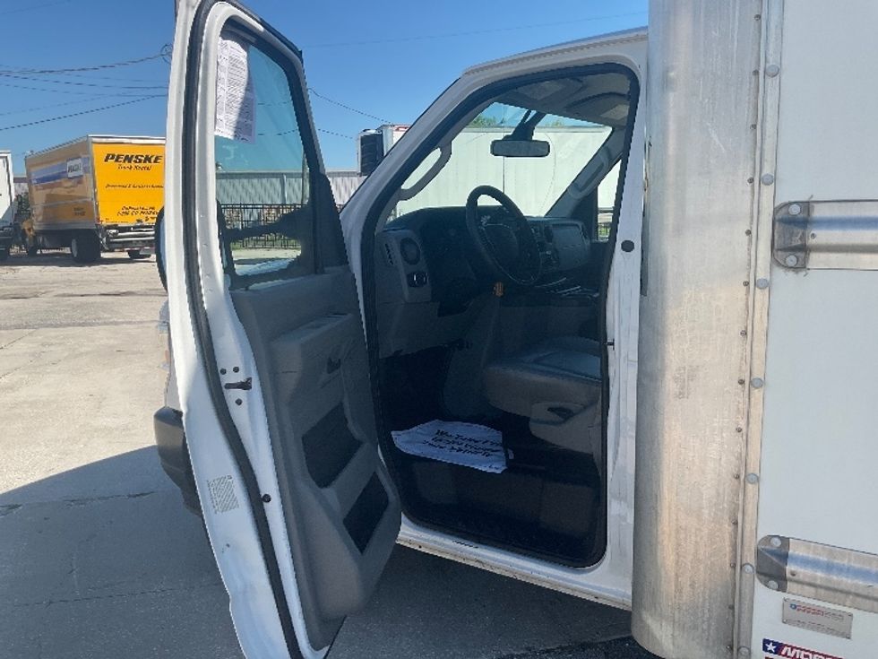 Light Duty Box Truck-Light and Medium Duty Trucks-Ford-2022-E350-Tampa-FL-164,328\n\t\tmiles-$ 19,500 - Image 16