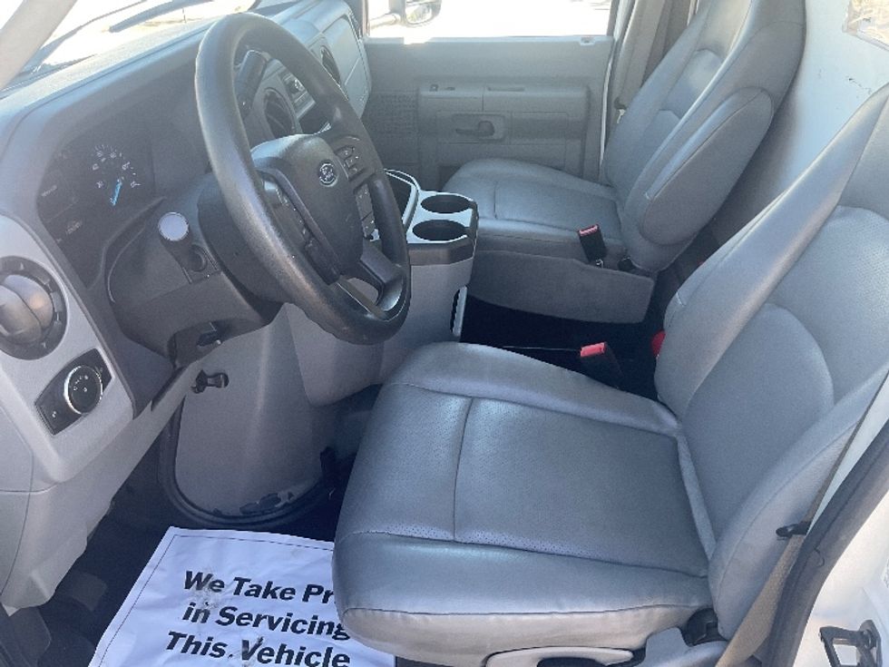 Light Duty Box Truck-Light and Medium Duty Trucks-Ford-2022-E350-Tampa-FL-164,328\n\t\tmiles-$ 19,500 - Image 19
