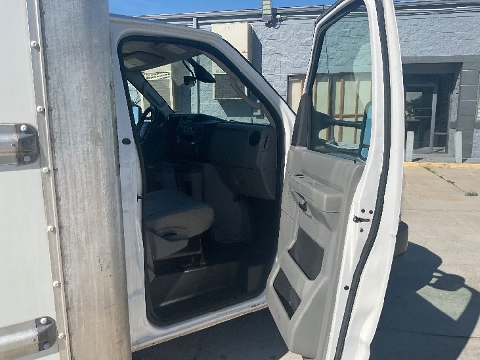 Light Duty Box Truck-Light and Medium Duty Trucks-Ford-2022-E350-Tampa-FL-164,328\n\t\tmiles-$ 19,500 - Image 20