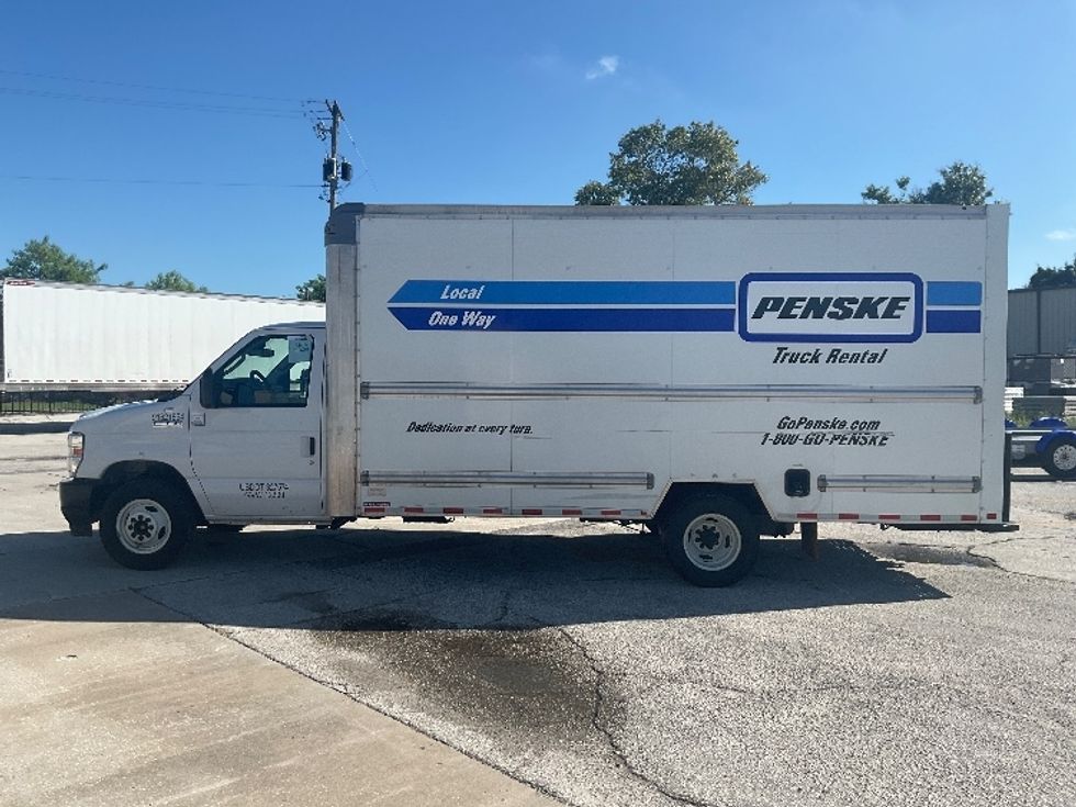 Light Duty Box Truck-Light and Medium Duty Trucks-Ford-2022-E350-Tampa-FL-164,328\n\t\tmiles-$ 19,500 - Image 4