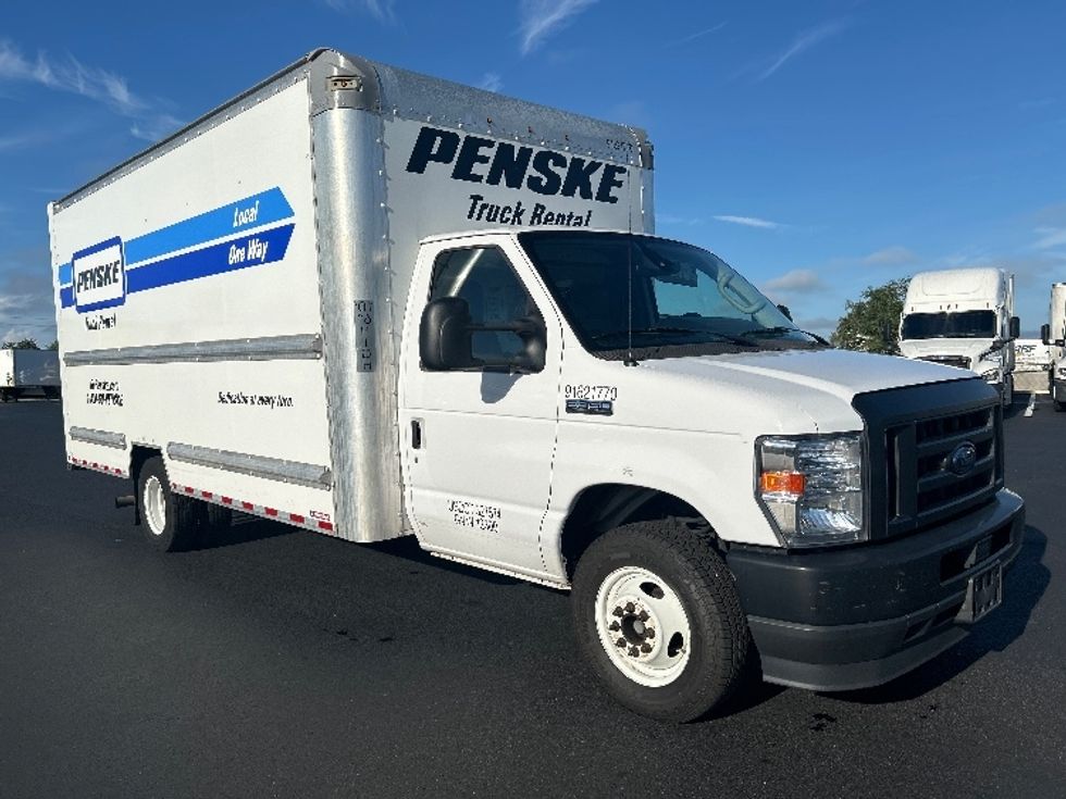 Light Duty Box Truck-Light and Medium Duty Trucks-Ford-2022-E350-Tampa-FL-166,239\n\t\tmiles-$ 19,250 - Image 1