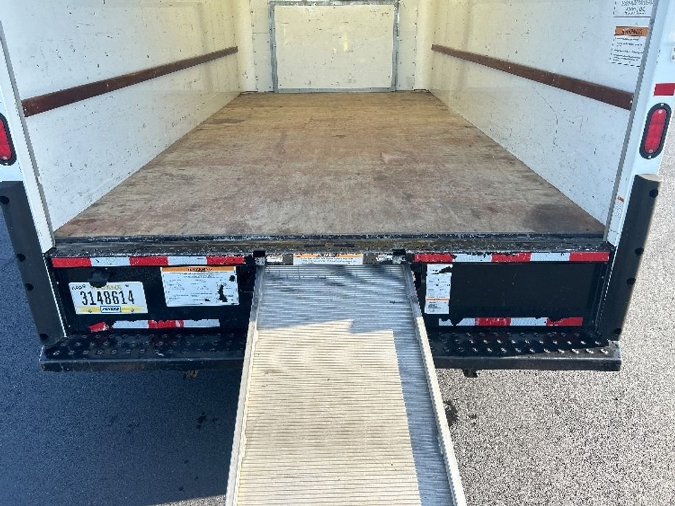 Light Duty Box Truck-Light and Medium Duty Trucks-Ford-2022-E350-Tampa-FL-166,239\n\t\tmiles-$ 19,250 - Image 10