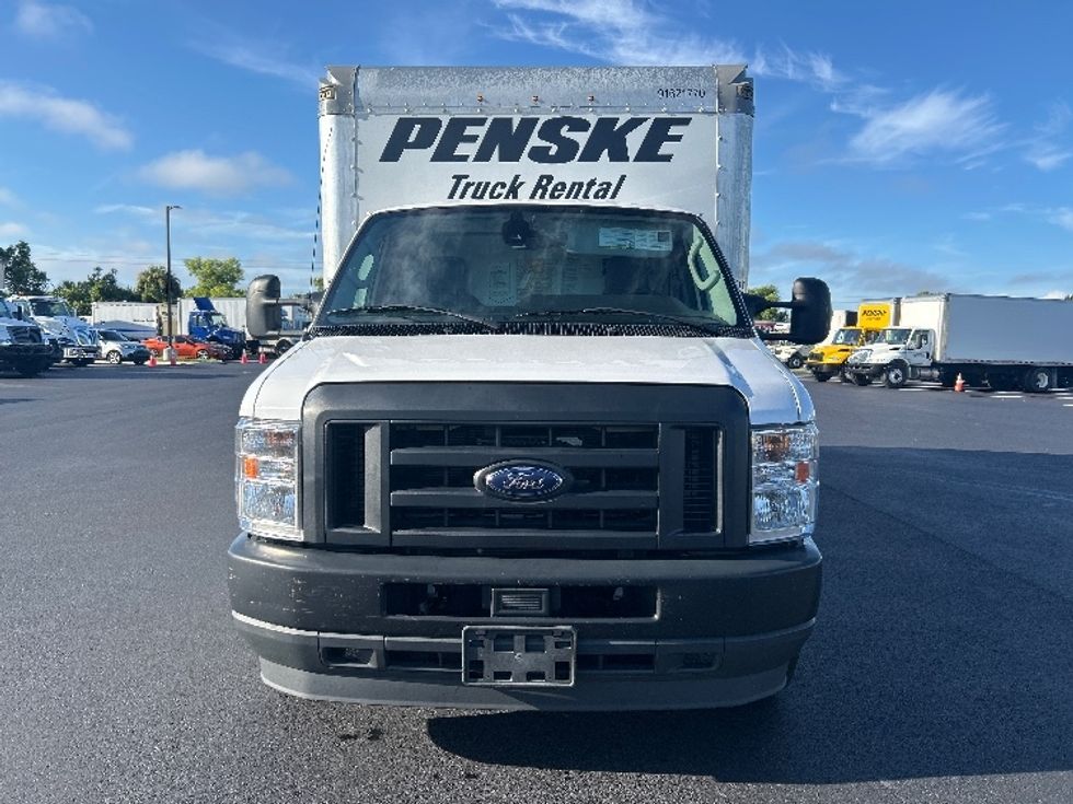 Light Duty Box Truck-Light and Medium Duty Trucks-Ford-2022-E350-Tampa-FL-166,239\n\t\tmiles-$ 19,250 - Image 2
