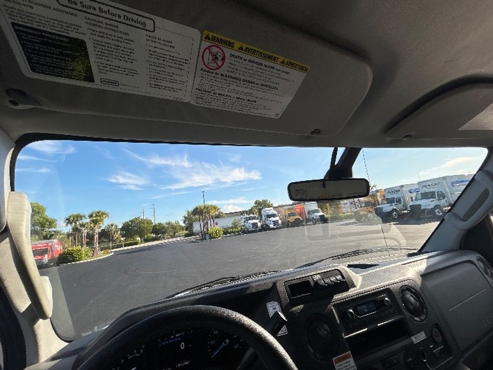 Light Duty Box Truck-Light and Medium Duty Trucks-Ford-2022-E350-Tampa-FL-166,239\n\t\tmiles-$ 19,250 - Image 25