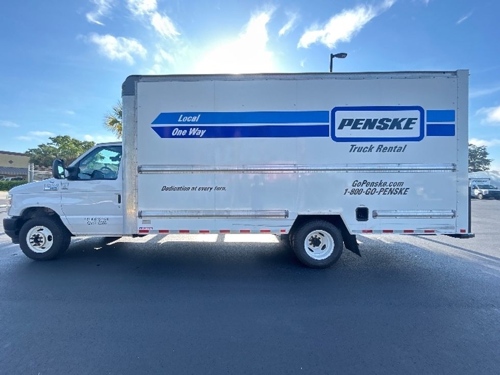 Light Duty Box Truck-Light and Medium Duty Trucks-Ford-2022-E350-Tampa-FL-166,239\n\t\tmiles-$ 19,250 - Image 4
