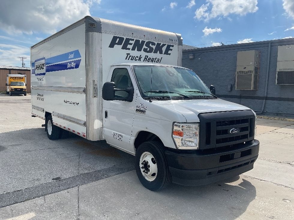 Light Duty Box Truck-Light and Medium Duty Trucks-Ford-2022-E350-Tampa-FL-190,055\n\t\tmiles-$ 17,500 - Image 1