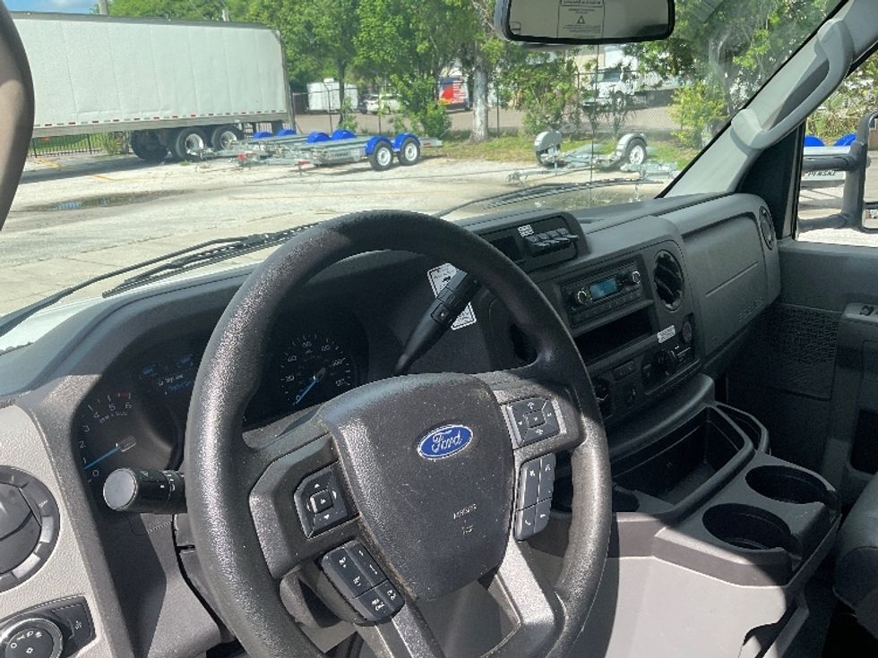 Light Duty Box Truck-Light and Medium Duty Trucks-Ford-2022-E350-Tampa-FL-190,055\n\t\tmiles-$ 17,500 - Image 17