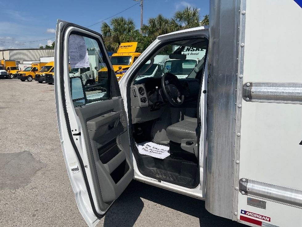 Light Duty Box Truck-Light and Medium Duty Trucks-Ford-2022-E350-Tampa-FL-73,577\n\t\tmiles-$ 36,250 - Image 16