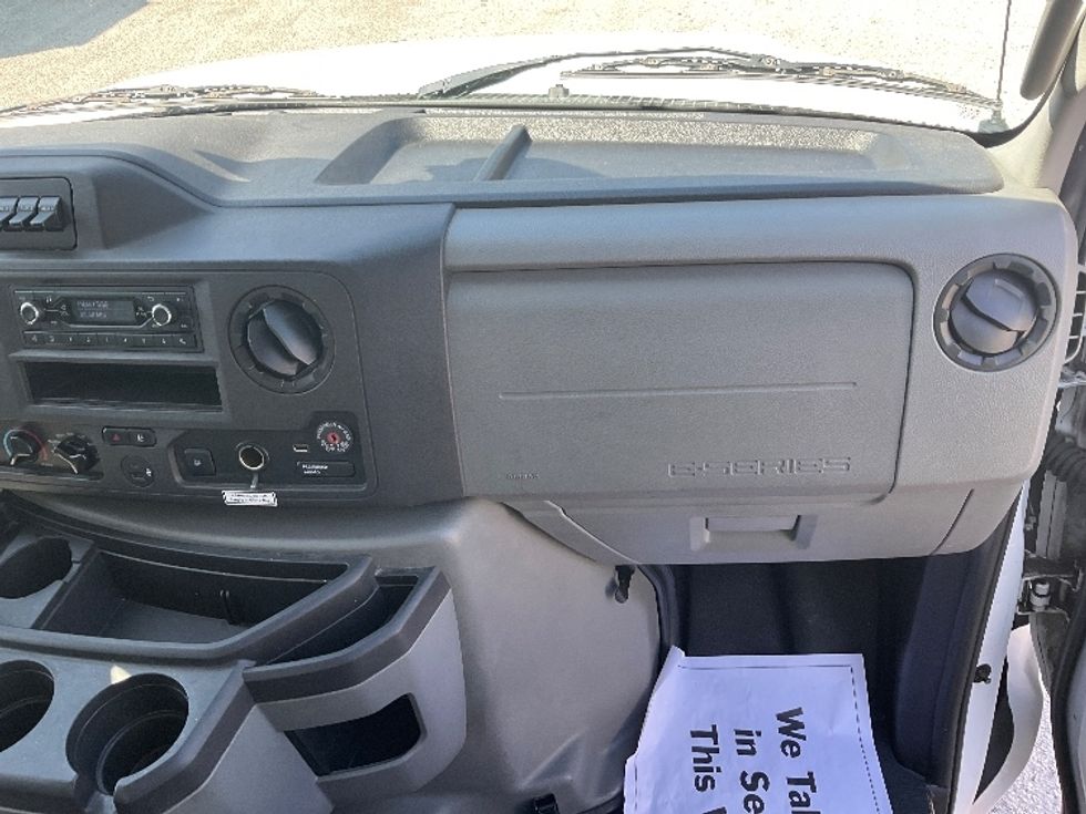 Light Duty Box Truck-Light and Medium Duty Trucks-Ford-2022-E350-Tampa-FL-73,577\n\t\tmiles-$ 36,250 - Image 21