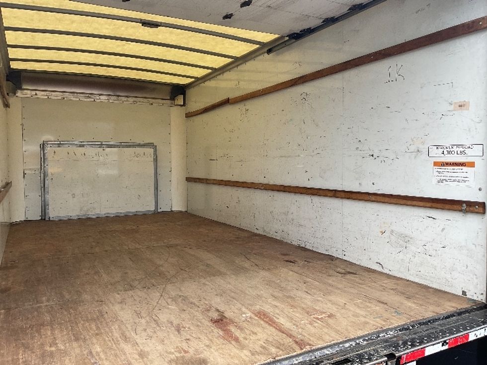 Light Duty Box Truck-Light and Medium Duty Trucks-Ford-2022-E350-Tampa-FL-77,884\n\t\tmiles-$ 29,500 - Image 12