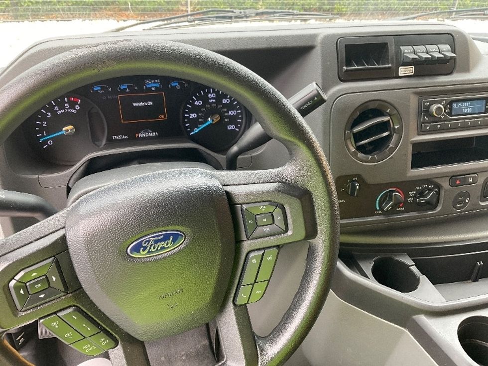 Light Duty Box Truck-Light and Medium Duty Trucks-Ford-2022-E350-Tampa-FL-77,884\n\t\tmiles-$ 29,500 - Image 18