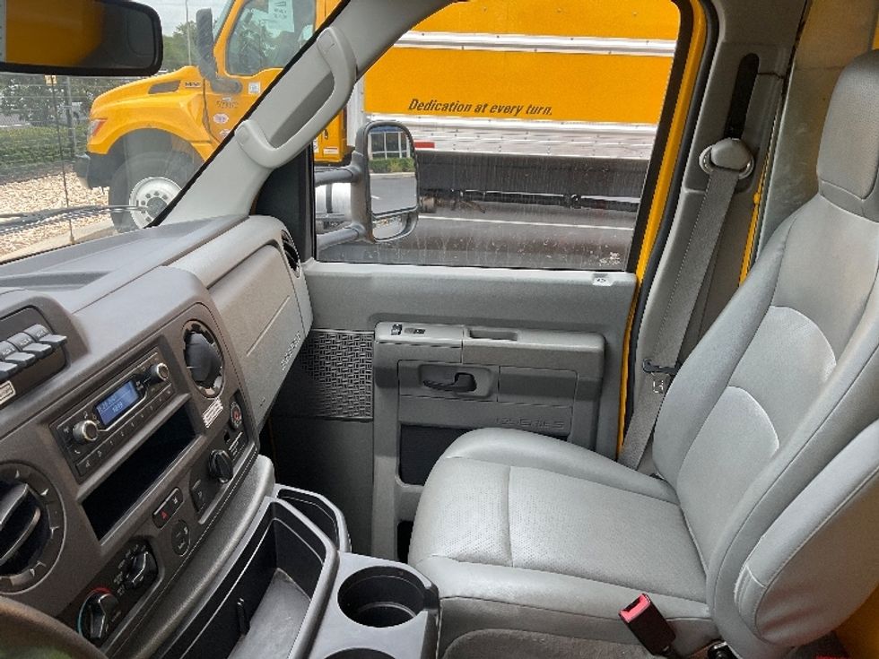 Light Duty Box Truck-Light and Medium Duty Trucks-Ford-2022-E350-Tampa-FL-77,884\n\t\tmiles-$ 29,500 - Image 19