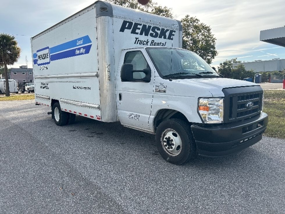 Light Duty Box Truck-Light and Medium Duty Trucks-Ford-2022-E350-Tampa-FL-89,175\n\t\tmiles-$ 33,500 - Image 1